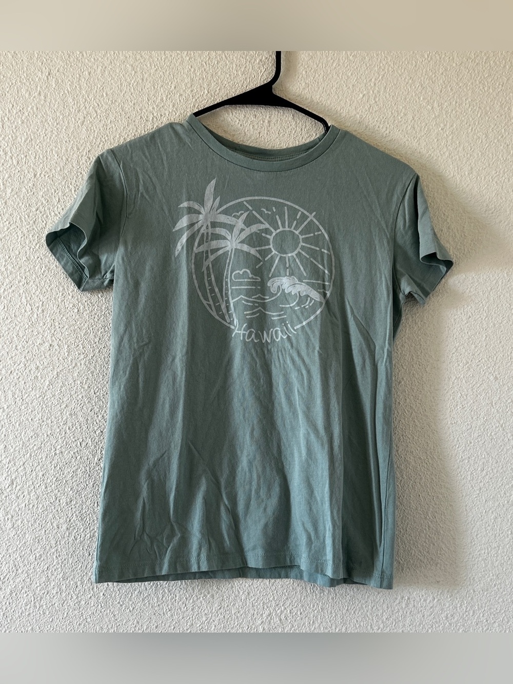 Island Girl Comfortable Casual graphic fitted tee Hawaii palm wave Women’s Large
